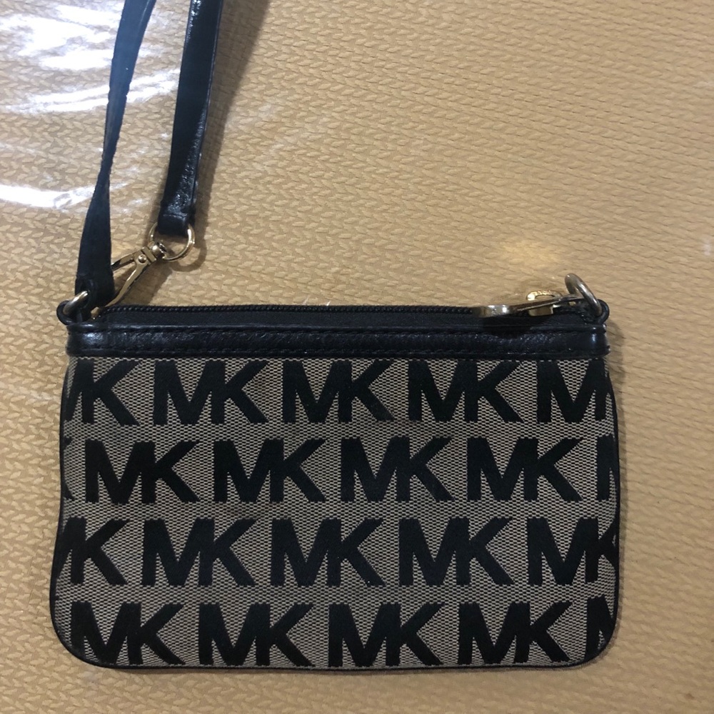 Wristlet